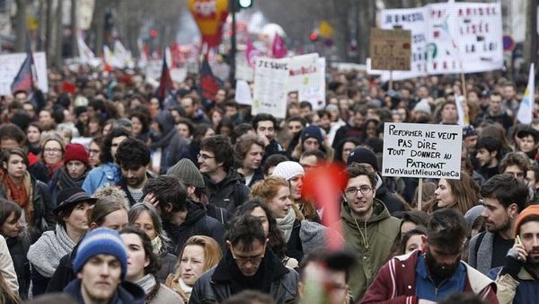 Loi Travail: les organisations de jeunesse veulent multiplier les manifestations..