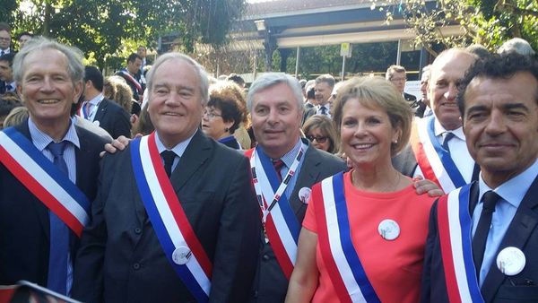 Les Maires " en colère " manifestent.......