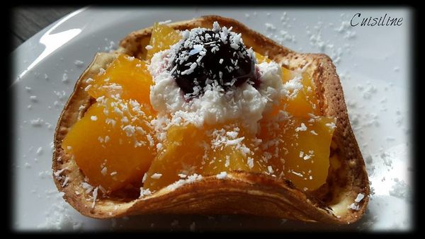 Coupelle Crêpe coco et salade de Mangue