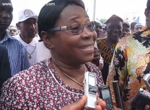 Chantal Biya en pleure