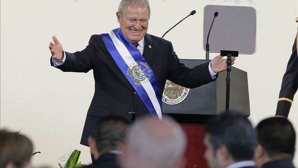 1er juin 2014 - Salvador Sanchez Ceren, nouveau président de la République du El Salvador C.A.