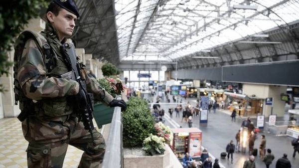 Polémiques franco-française sur les banlieues et le terrorisme