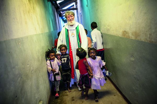 Père Pedro et association Akamasoa : 25 ans de lutte à Madagascar, bon anniversaire !