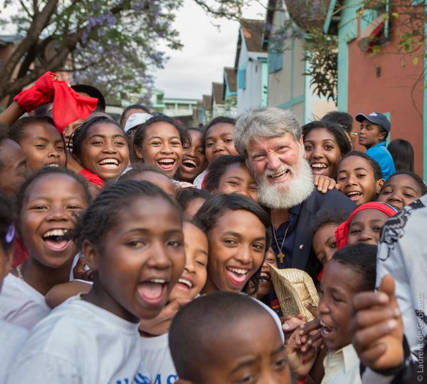 Le père Pedro de retour à Akamasoa !