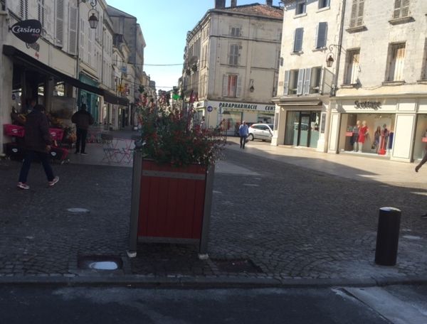 Place d'Armes "La majorité y a mis le bazar"