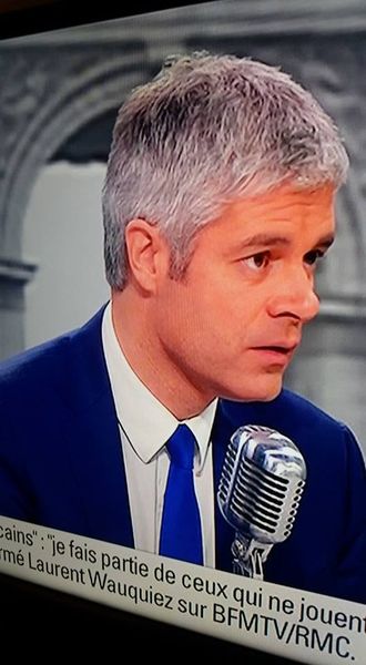 Pour Laurent Wauquiez avoir traité Valérie Pécresse d'incarnation de " la race blanche" est indigne d'un président de l'Assemblée Nationale. Le "Flippe ta race du perchoir", ajoutera-t-on, s'est comporté comme un voyou du 9-3 à l'idéologie raciste.