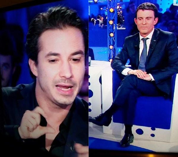 Avec ses jambes croisées, sa cravate mal nouée, Valls n'avait guère la posture d'un premier ministre lorsqu'il s'est fait sermonner par l'humoriste Jérémy Ferrari...
