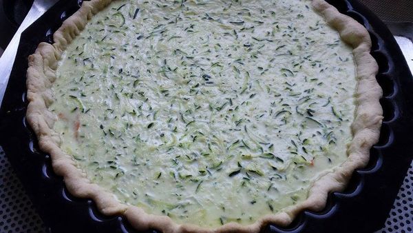 Tarte courgettes saumon au fromage ail et fines herbes