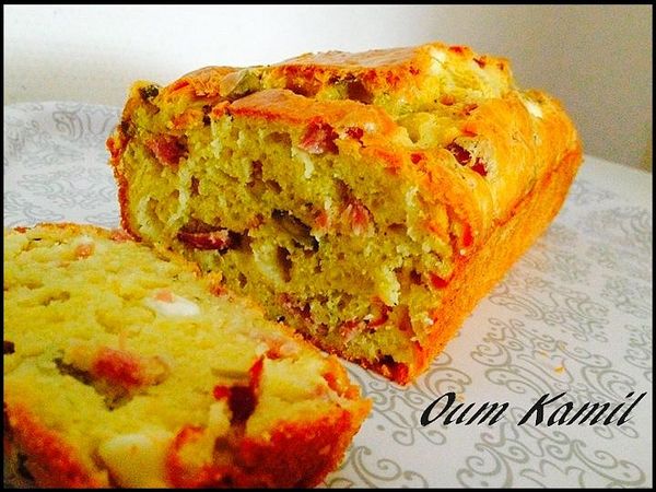 Cake Salé a la Féta , olives & allumettes de dindes