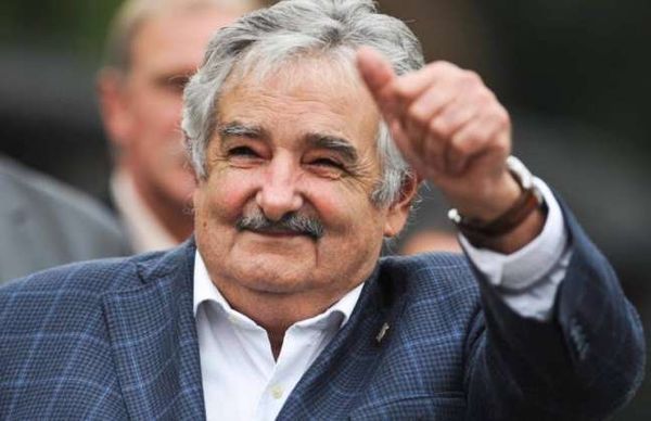 La rencontre “Avec tous et pour le bien de tous se termine par une conférence magistrale de José Mujica