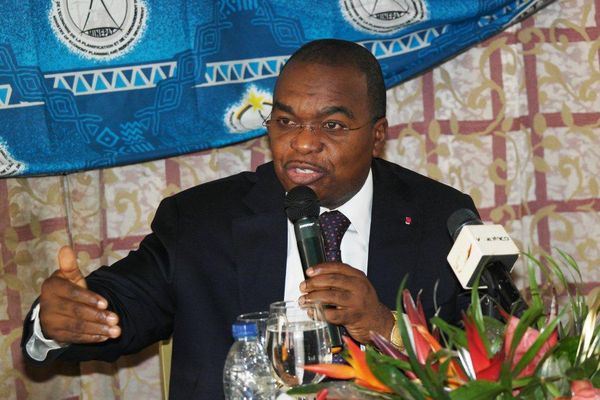Louis Paul Motaze, Ministre de l’Economie de la Planification et de l’Aménagement du Territoire, Représentant du gouvernement camerounais à la signature de la Convention.