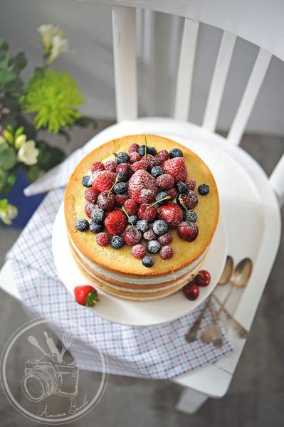 Naked cake aux fruits rouges