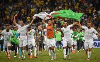 ALGERIE : LES HONNEURS ET LA CLASSE. RESPECT !