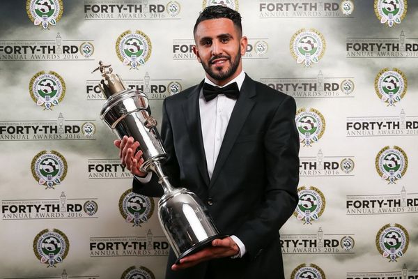 محرزيتوج بجائزة أفضل لاعب في الدوري الإنجليزي.