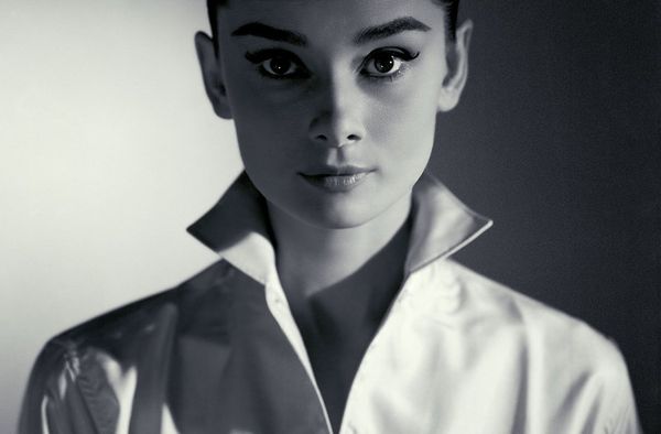 Bushy eyesbrows