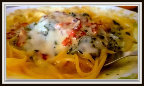 Espaguetis con espinacas a la carbonara