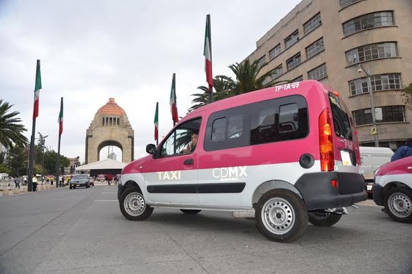 Taxis Preferentes con nueva cromática rosa