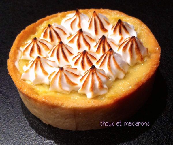Tartelettes à la rhubarbe meringuées