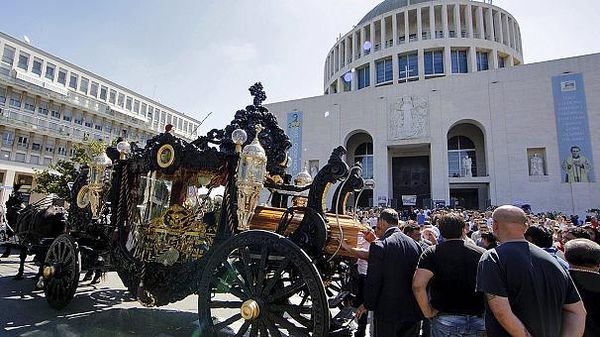 I funerali di Casamonica e quelli di Andreotti