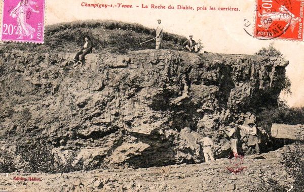 Comble de l'ironie: la Roche du Diable près de l'ancienne carrière transformée en megadécharge à ciel ouvert par la Coved