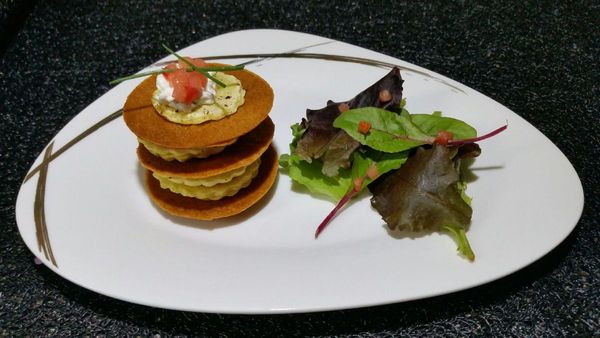 Mille-feuilles croustillants de chèvre-courgette-tomate
