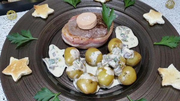 tournedos sauce pleurotes-foie gras et ses pommes de terre grenaille
