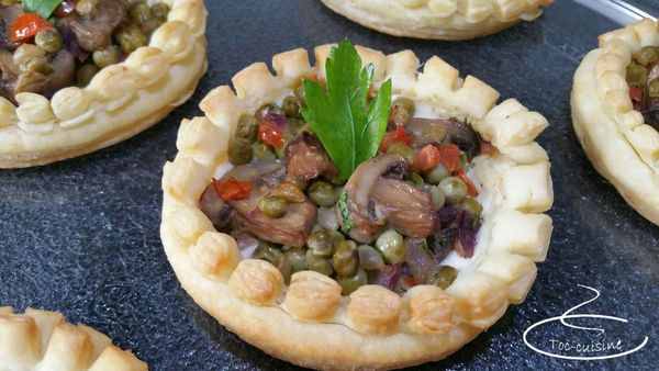 tartelettes en couronne de petits pois champignons et tomates