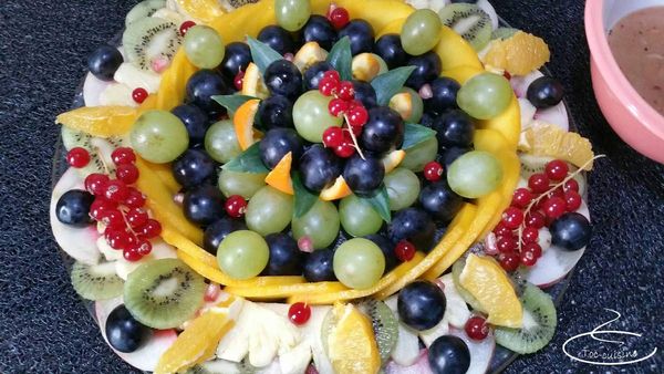 plateau de duo de raisins et sa farandole de fruits