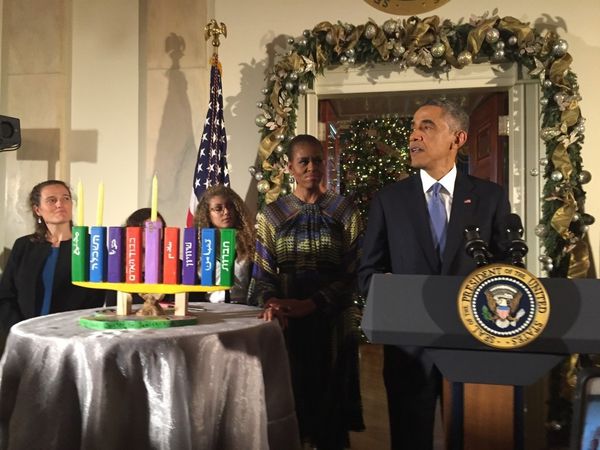 Le Président Obama s'exprimant à la Maison Blanche pour Hanouka le 17 Decembre 2014 (Steve Sheffey)