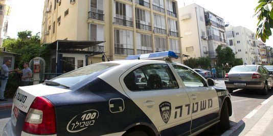 VIDEO: Le terroriste du bus de TLV pleure de douleur alors qu'il vient de poignarder des israeliens