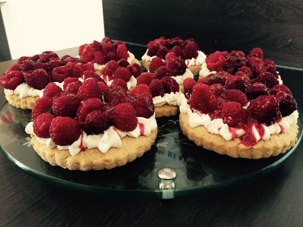 Tartelettes framboises, sablé breton, chantilly à la mascarpone
