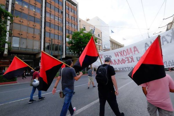 Manifestation du 30 juin dans les rues d’Athènes, contre les banques et les entreprises qui font du chantage aux salaires. © Rocinante