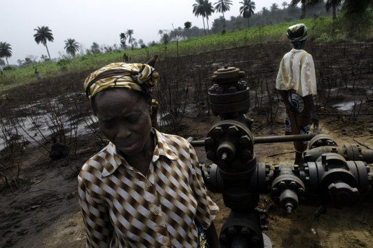 Dans le delta du Niger, Shell pollue allègrement, engrange des profits mirobolants, puis laisse dépérir les habitants