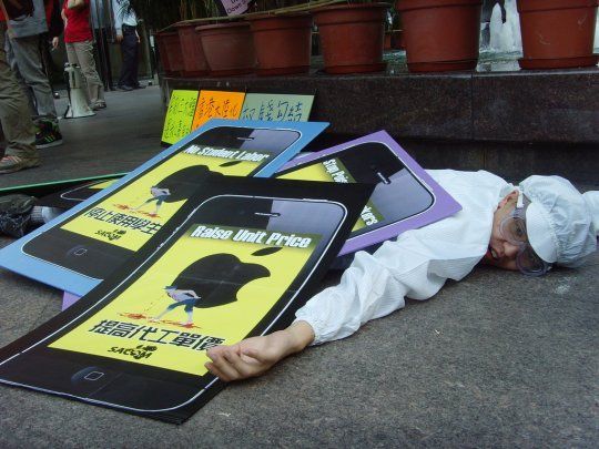 Derrière l’iPhone d’Apple : quatorze années de violation des droits des travailleurs en Chine