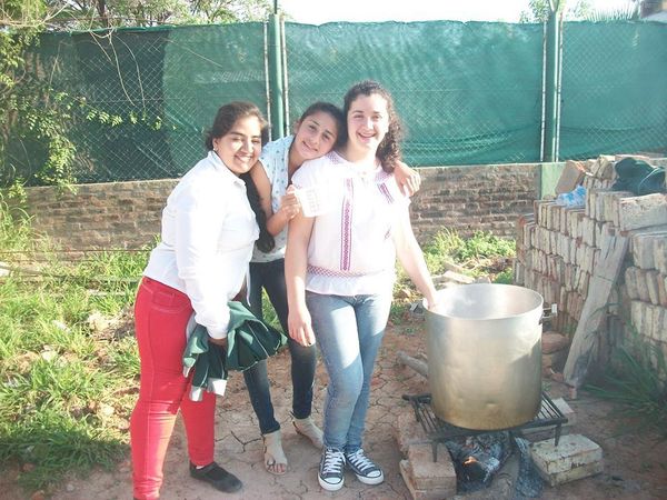 Estudiantes de la UEP Nº 164 aportaron su experiencia y saber en el encuentro de escuelas rurales.