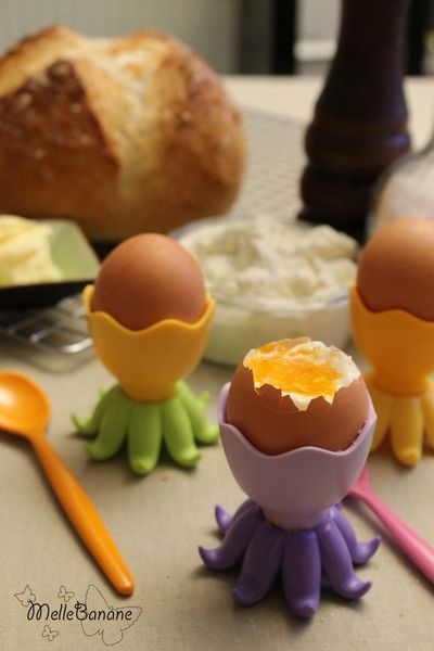 Oeufs à la coque et son fromage frais