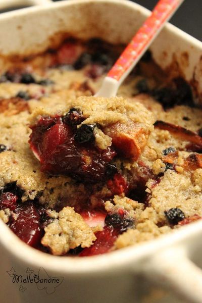 Crumble de sarrasin pomme et fruits rouges
