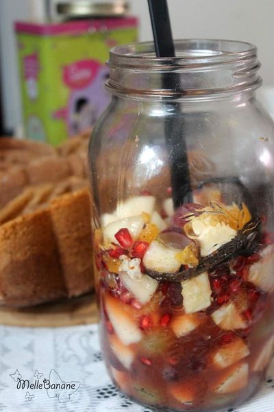 Salade de fruits d'automne en bocal