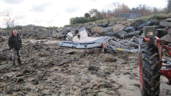 Coup de vent. Gouermel : un semi-rigide drossé à la côte