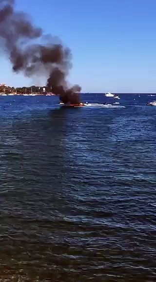 Explosion d'un bateau semi-rigide à Saint Raphaël cinq jeunes brûlés grièvement