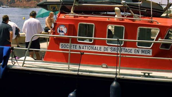 Deux jeunes décédés en mer embarqués sur un semi-rigide ont été heurtés par un bateau en pleine nuit