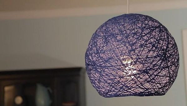 Vidéo: comment faire un lampadaire avec une pelote de laine