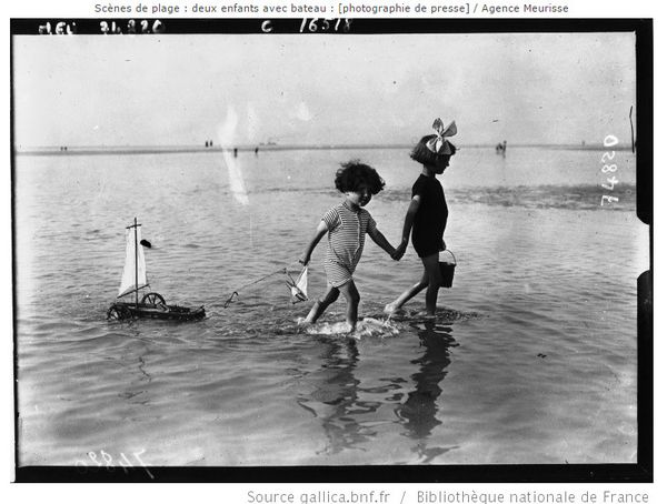 Plage, livres et baignades