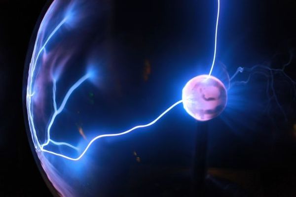 LES MANIFESTATIONS ELECTRIQUES
