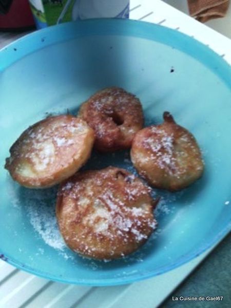 Le vendredi c'est à vous... les beignets aux pommes de chez Cuisine Addict...