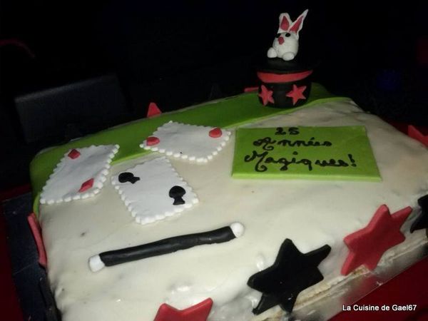Gateau magique pour un magicien "magic" - pâte à sucre