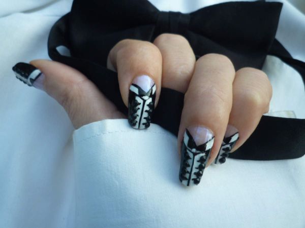 Nail art smoking d'ongle.