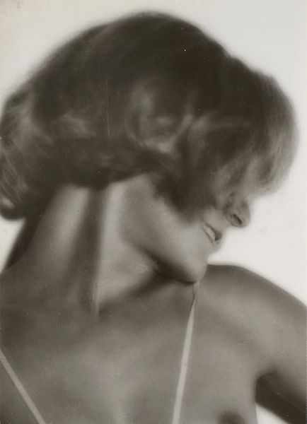 Assia,de profil Vers 1930