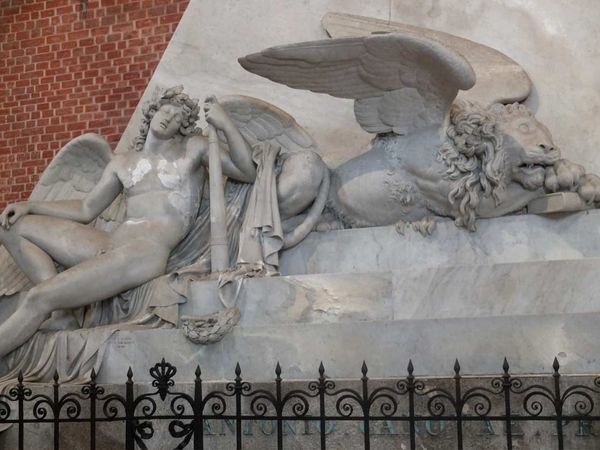 Venise-L'église de Santa Maria gloriosa dei Frari