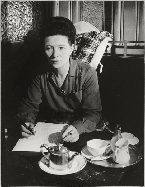 Simone de Beauvoir au café de Flore - Brassaï
